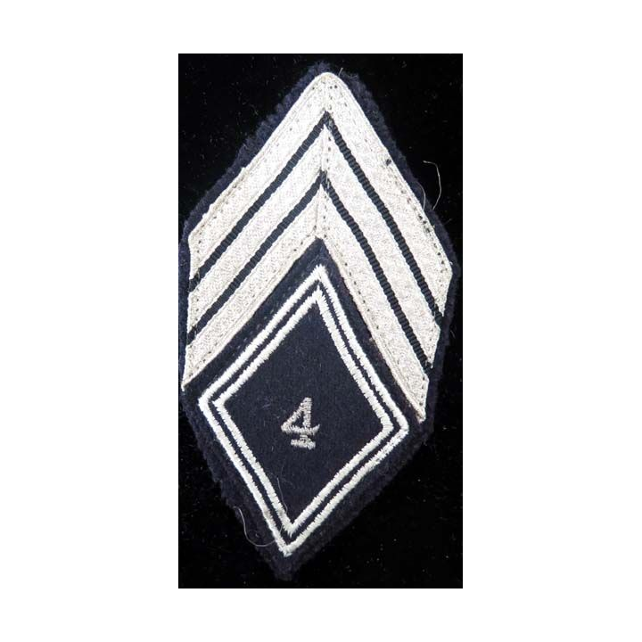 LOSANGE DE BRAS MODÈLE 45 : losange de bras de maréchal des logis chef du 4° régiment de chasseurs