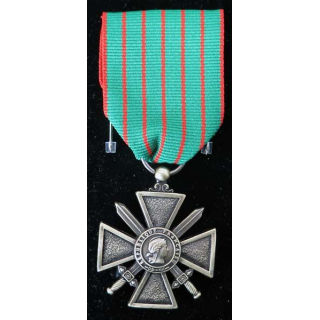 FRANCE : Croix de guerre 1914-1918 fabriquée par Arthus Bertrand pour les éditions Atlas