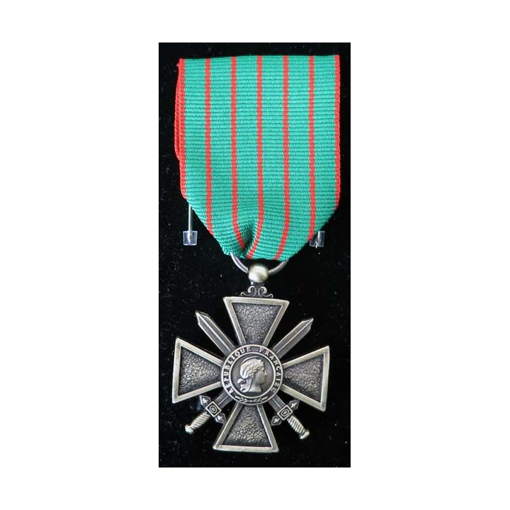 FRANCE : Croix de guerre 1914-1918 fabriquée par Arthus Bertrand pour les éditions Atlas