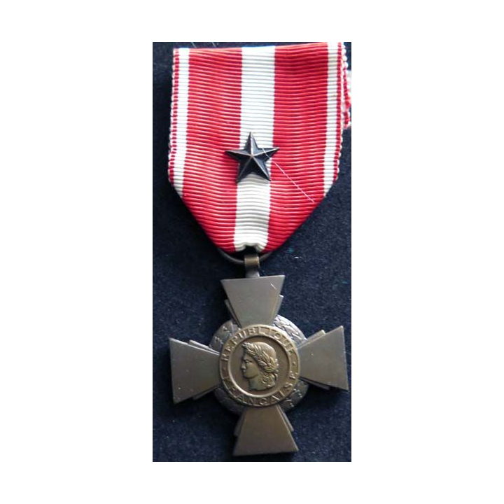 FRANCE : Croix de la valeur militaire en bronze avec citation (étoile de bronze)
