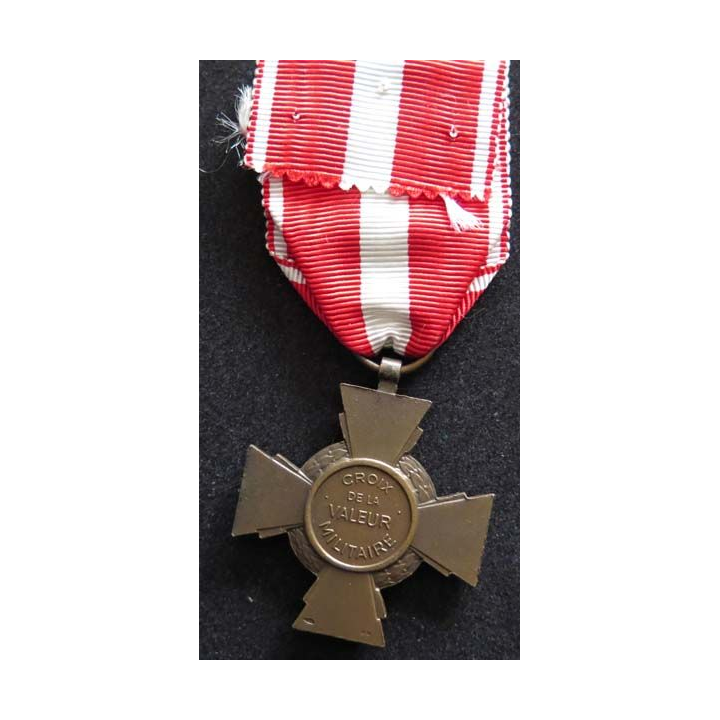 FRANCE : Croix de la valeur militaire en bronze avec citation (étoile de bronze)