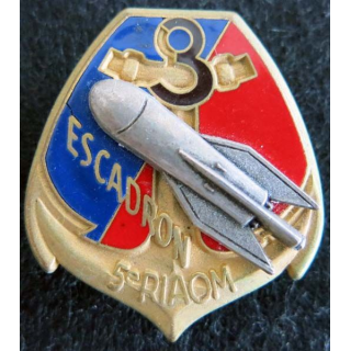 5° RIAOM : insigne métallique du 3° escadron du 5° régiment Inter armes d'outre mer de fabrication LR Paris