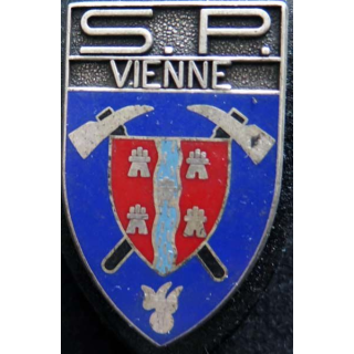 insigne métallique pompiers de Vienne (bandeau argent mat) Ballard
