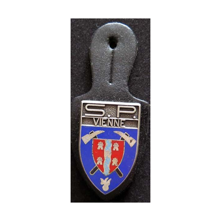 insigne métallique pompiers de Vienne (bandeau argent mat) Ballard