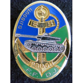 5° RIAOM : insigne métallique du 4° escadron blindé du 5° régiment Inter armes d'outre mer fabrication LR Paris