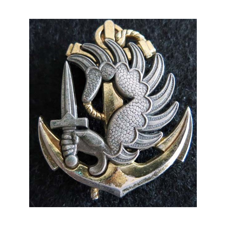 PARA : insigne de béret des troupes parachutistes aéroportées des troupes de marine en 2 pièces de fabrication Delsart