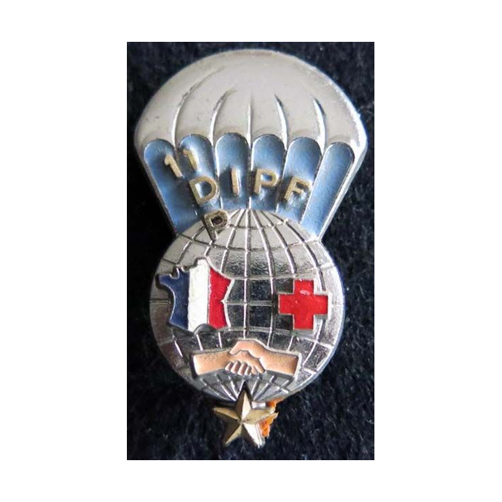 11° DIPF : insigne métallique 11° détachement d’intervention parachutiste féminin 11° division parachutiste Drago G. 3132