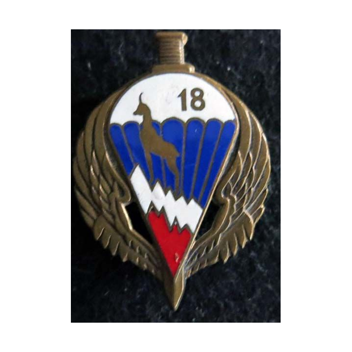 18° RIPC : insigne métallique du 18° régiment d'infanterie parachutiste de choc de fabrication Drago OM déposé