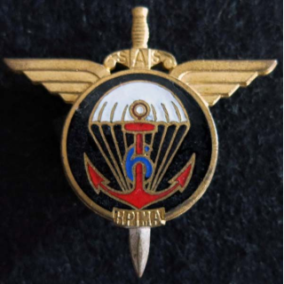 6° RPIMA : insigne métallique du 6° régiment parachutiste d'infanterie de marine de fabrication Drago H. 721