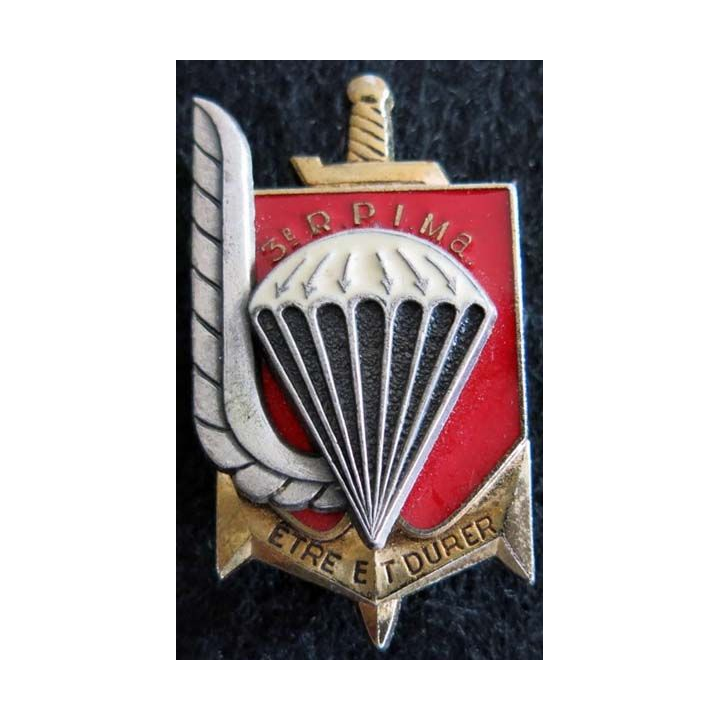3° RPIMA : insigne métallique du 3° régiment parachutiste d'infanterie de marine de fabrication Delsart G. 445 relief