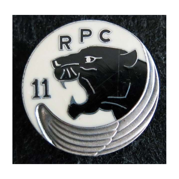 11° RPC : insigne métallique du 11° régiment parachutiste de choc de fabrication Balme G. 3324