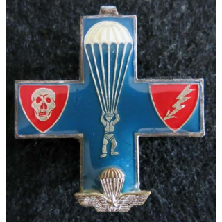 PARA ITALIE : insigne métallique  parachutistes italiens en forme de croix