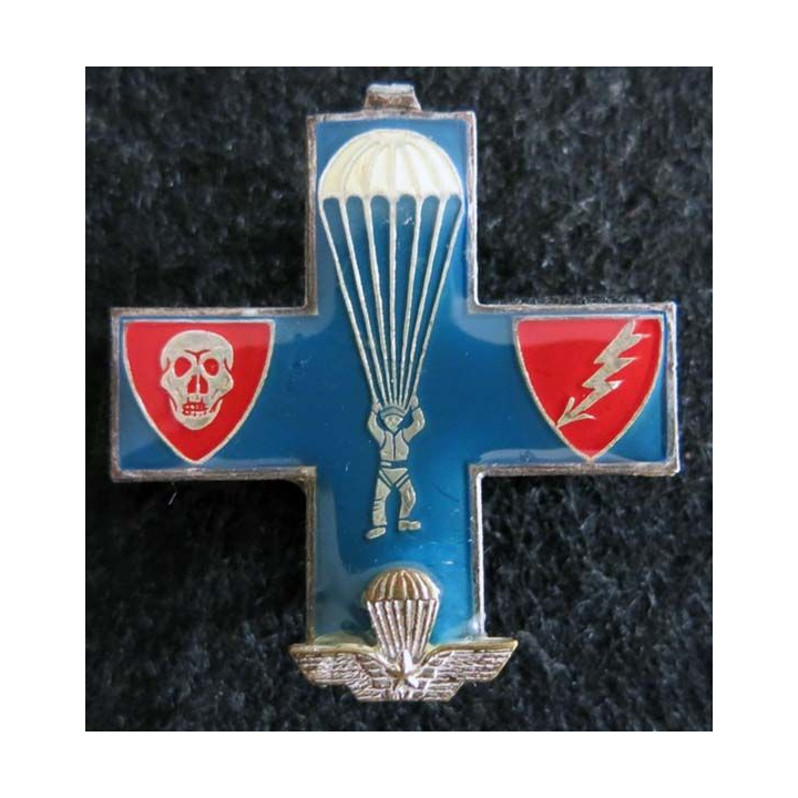 PARA ITALIE : insigne métallique  parachutistes italiens en forme de croix