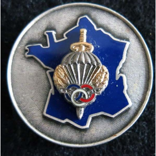 CNIP : insigne métallique de la section de saut en vol du centre national d'instruction parachutiste de fabrication Drago Paris