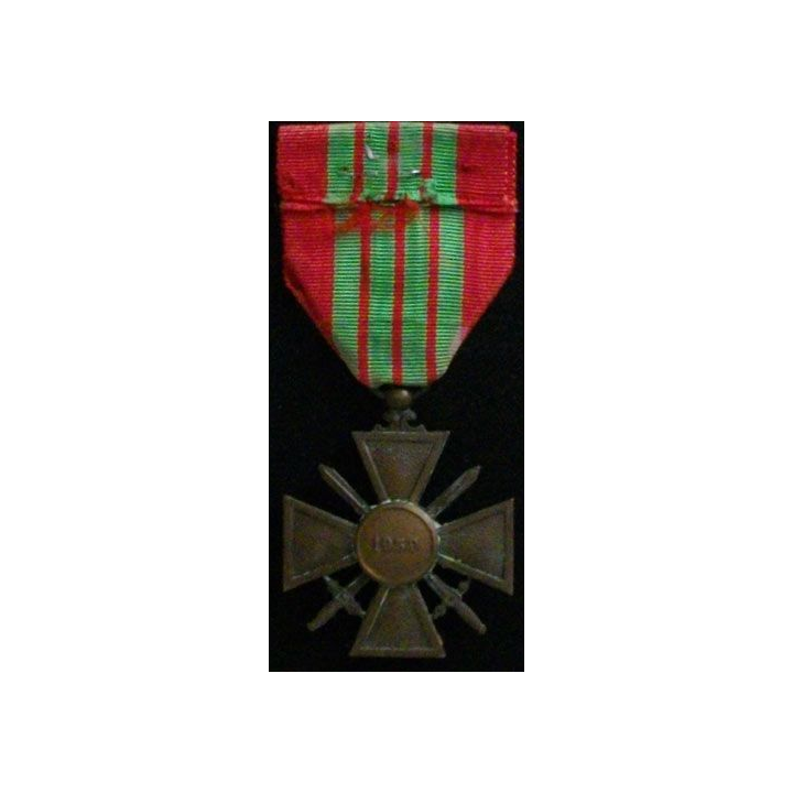 FRANCE : Croix de guerre 1939 avec un ruban défraîchi