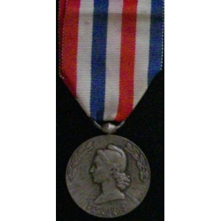 FRANCE : MÉDAILLE D'HONNEUR DES CHEMINS DE FER (ARGENTÉE 1956)
