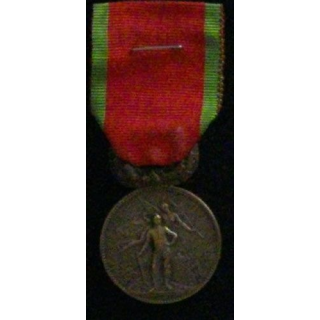 FRANCE : MÉDAILLE DE COURAGE ET DE DÉVOUEMENT POMPIERS