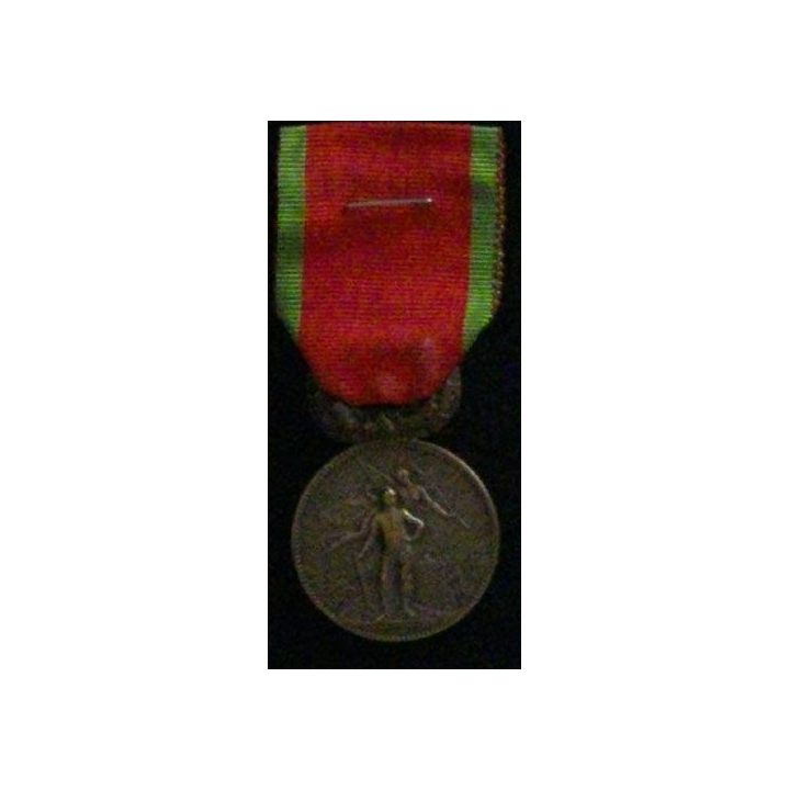 FRANCE : MÉDAILLE DE COURAGE ET DE DÉVOUEMENT POMPIERS