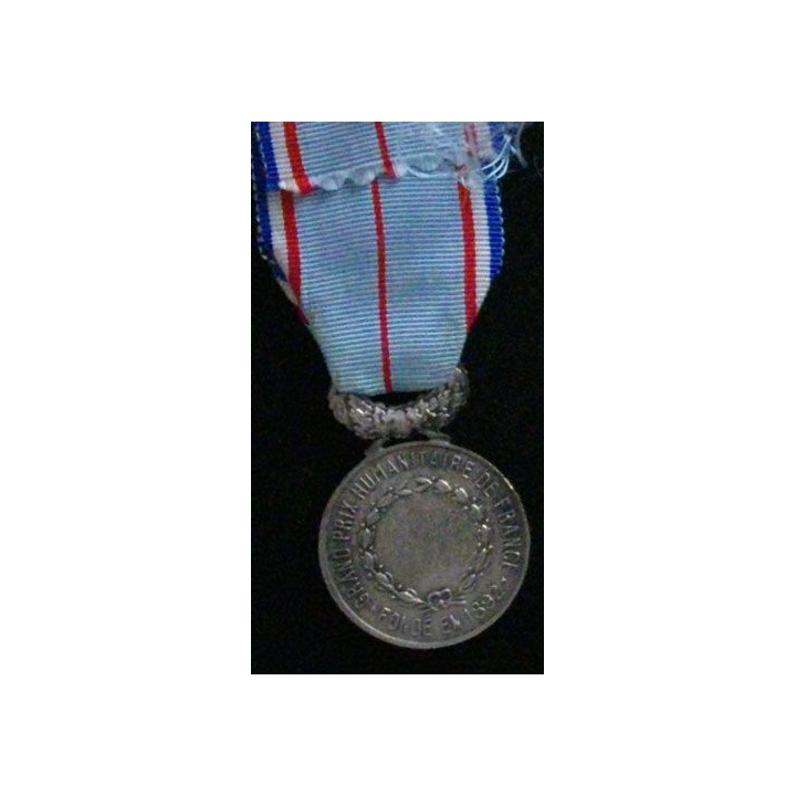 FRANCE : MÉDAILLE DU GRAND PRIX HUMANITAIRE DE FRANCE