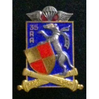 35° RAP : insigne du 35° régiment d'artillerie parachutiste, de fabrication Andor, en émail