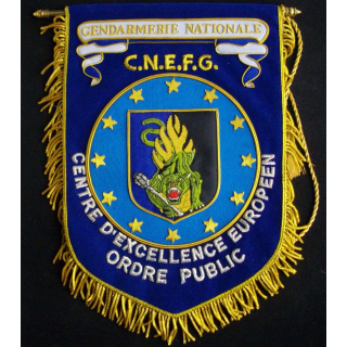 Fanion du C.N.E.F.G. centre d'excellence européen ordre public