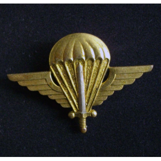 Insigne de brevet parachutiste malgache de fabrication Drago