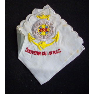 Mouchoir brodé en souvenir du 4° régiment d'infanterie colonial