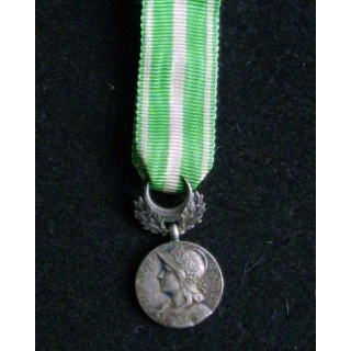 Médaille miniature de la médaille commémorative du Maroc en argent