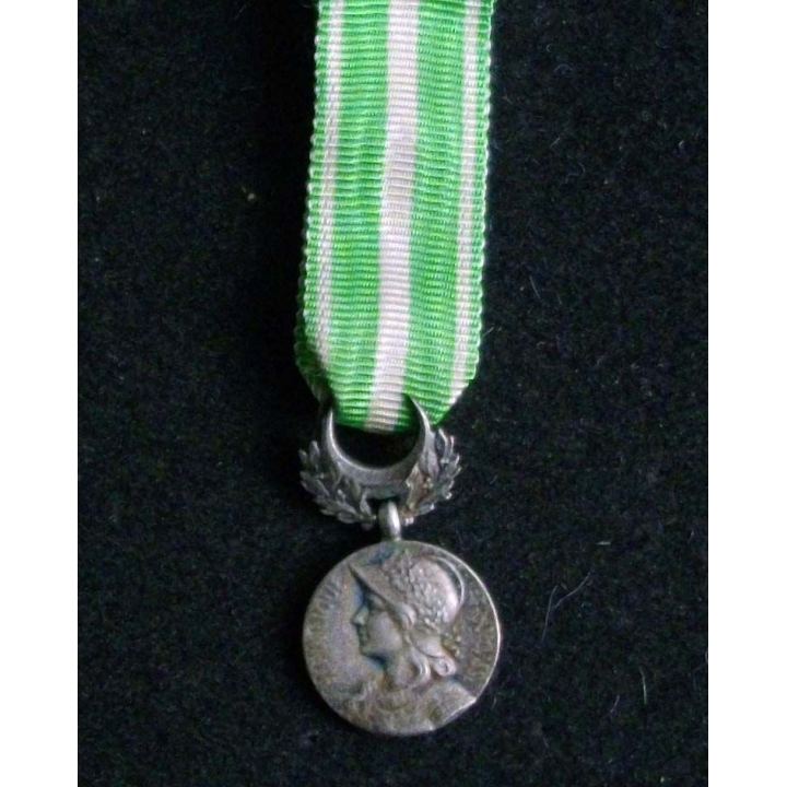 Médaille miniature de la médaille commémorative du Maroc en argent