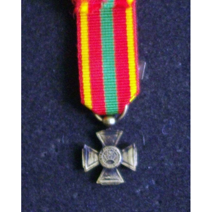 Médaille miniature de la croix du combattant volontaire 1939-1945