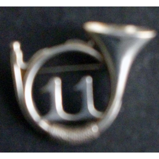 Insigne fantaisie en argent massif du 11° régiment de chasseurs