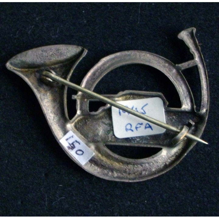 insigne métallique de béret du 7° régiment de chasseurs d'Afrique