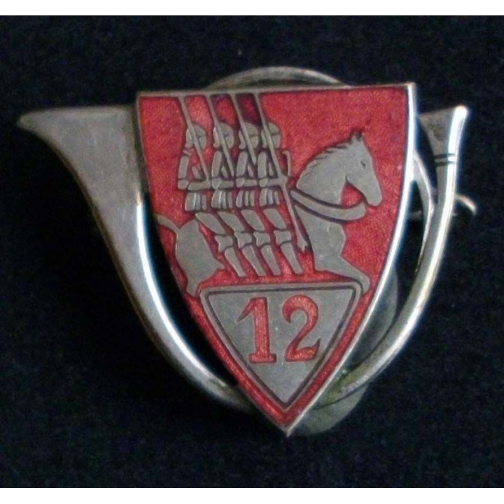 12° régiment de chasseurs ABPD en émail 12 rouge