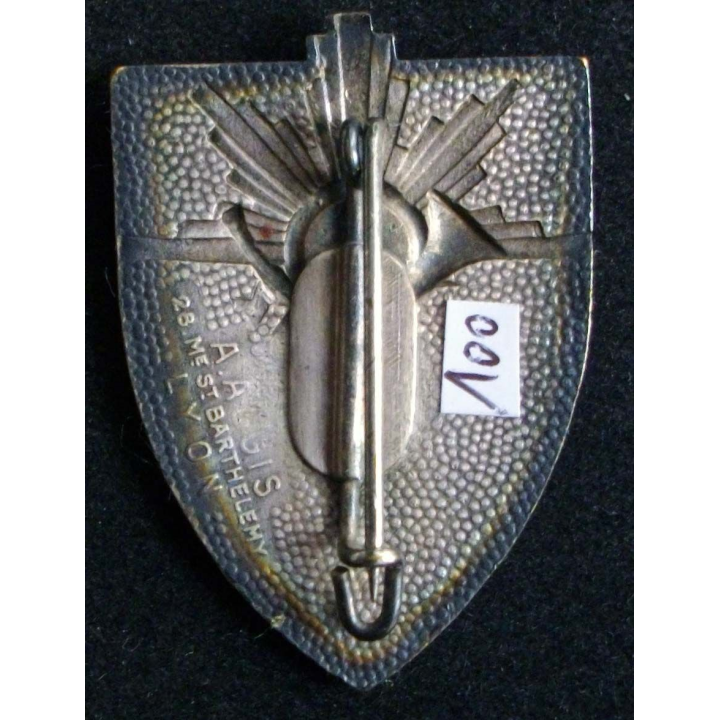 1° régiment de chasseurs Augis Lyon en émail avec le 1 dans le cor