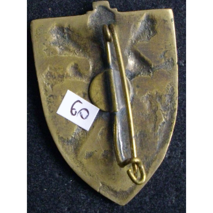 1° régiment de chasseurs artisanale avec le 1 au dessus du cor