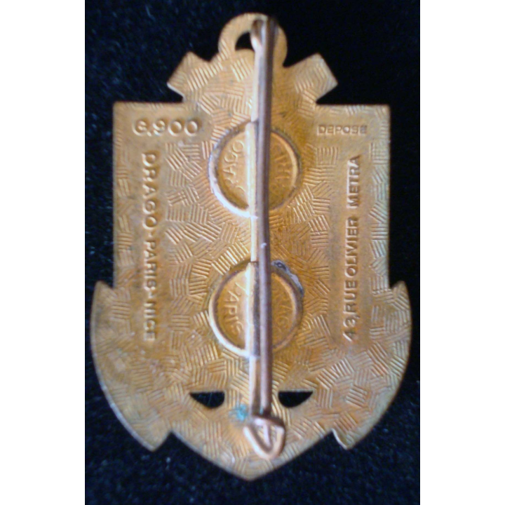 insigne métallique du bataillon européen de Madagascar DOM G. 900
