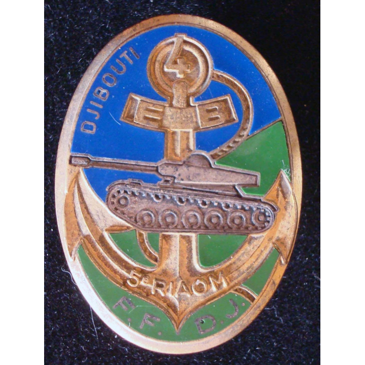 Insigne métallique du 4° escadron du 5° RIAOM F. F. D. J 1° modèle LR
