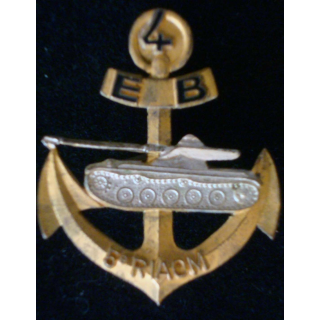 Insigne métallique du 4° escadron du 5° RIAOM LR