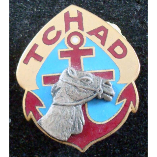 Insigne régiment marche Tchad Arthus Bertrand H.181 chameau en relief