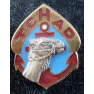 Insigne du régiment de marche du Tchad Drago H.181 chameau en relief