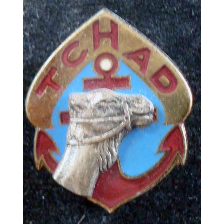 Insigne du régiment de marche du Tchad Drago H.181 chameau en relief