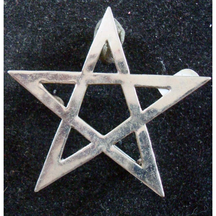 Insigne de béret du bataillon Muong en chrome de fabrication locale