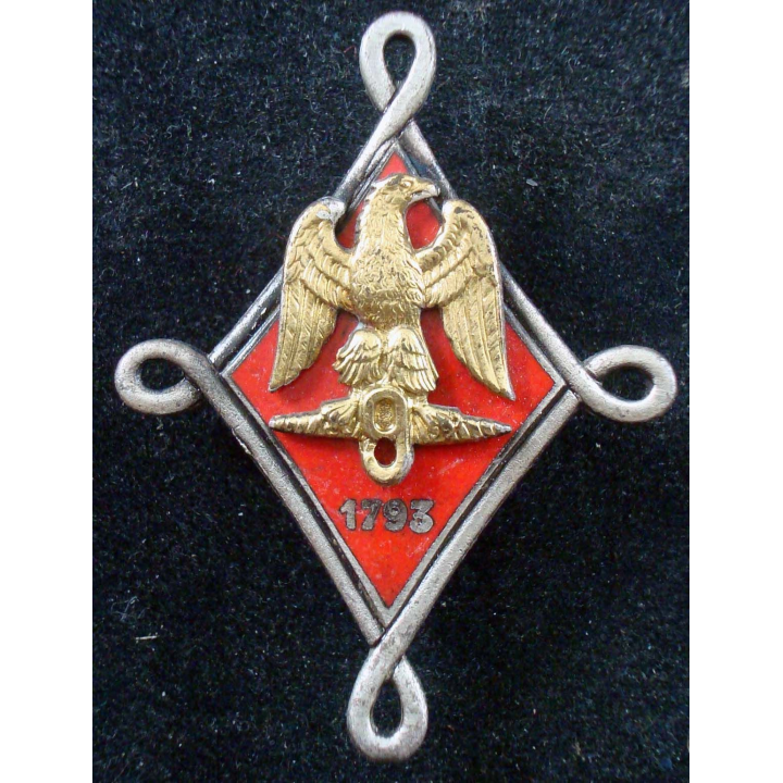 9° régiment de hussards de fabrication Drago Paris G. 2480 en émail