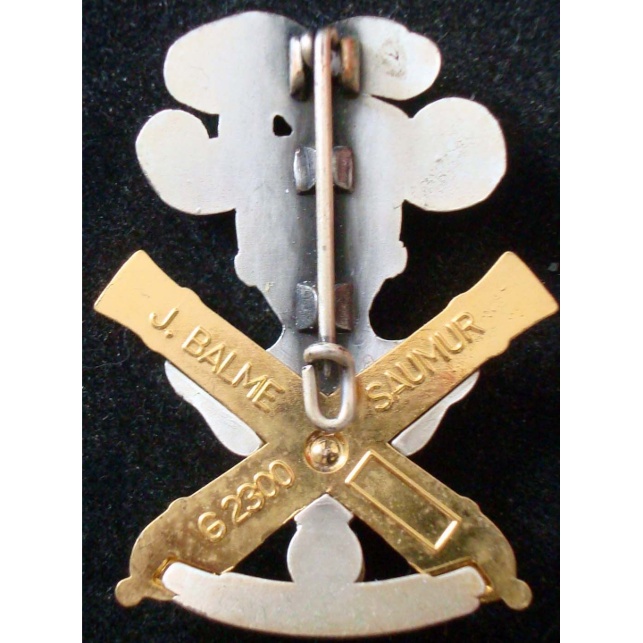 Insigne métallique du camp de Canjuers de fabrication Balme G. 2300