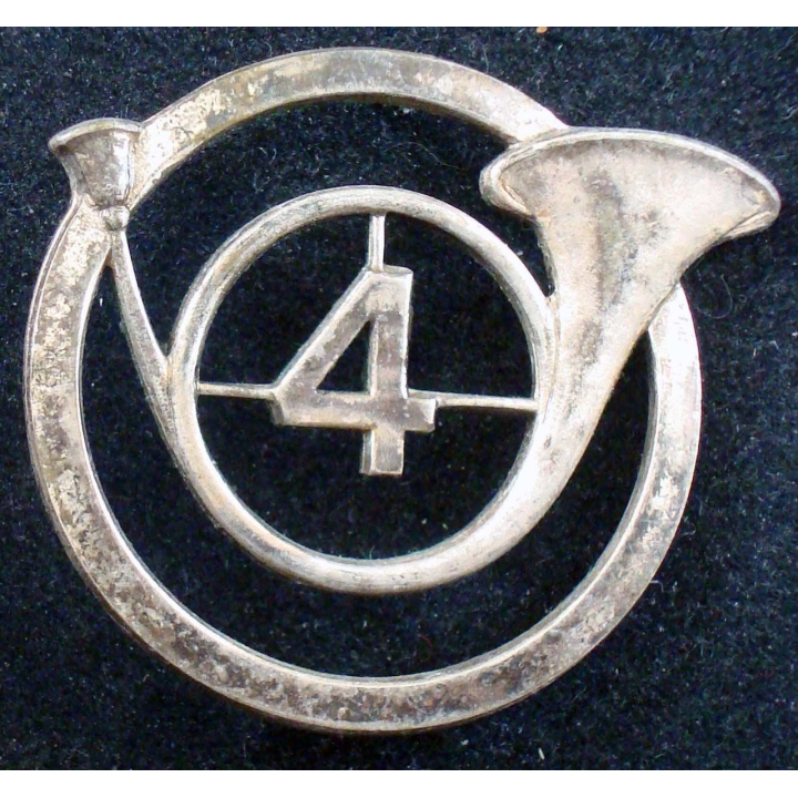 insigne de béret du 4° régiment de chasseurs Drago G. 1144 en émail