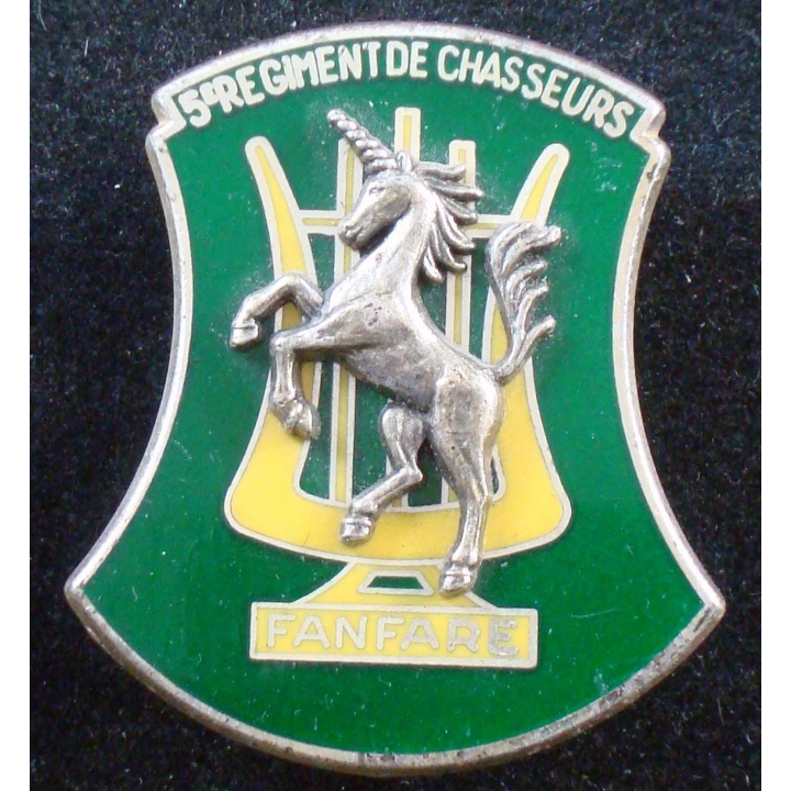 Insigne de la fanfare du 5° régiment de chasseurs de fabrication Drago