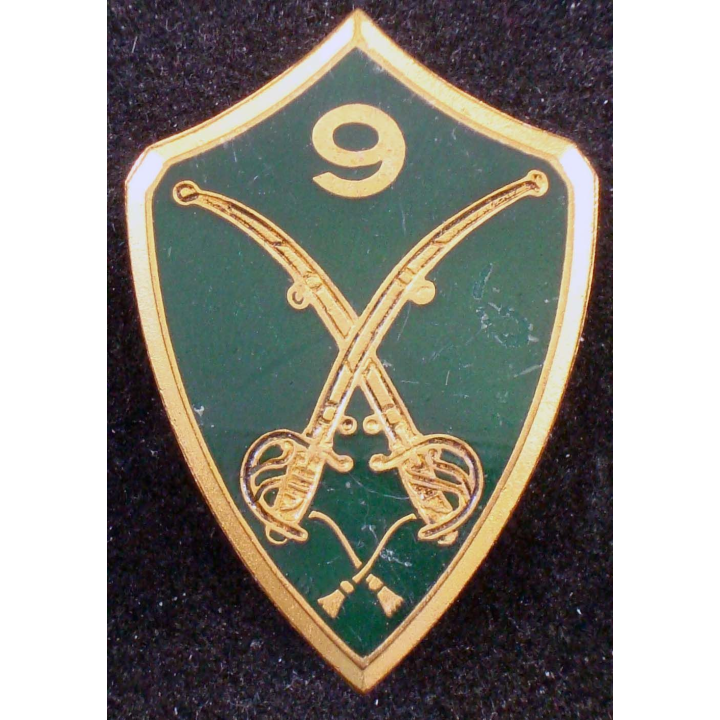 insigne du 9° régiment de chasseurs de fabrication Drago G. 2338