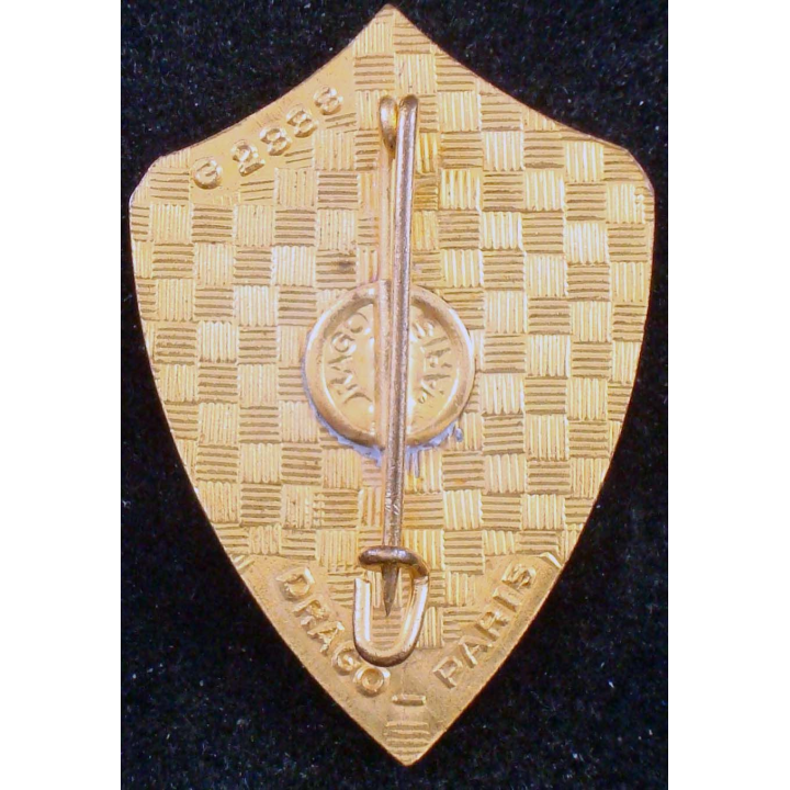 insigne du 9° régiment de chasseurs de fabrication Drago G. 2338