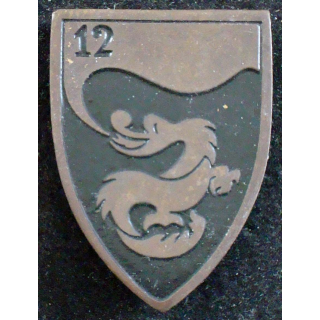 Insigne du 12° régiment de dragons de fabrication Allemande peint