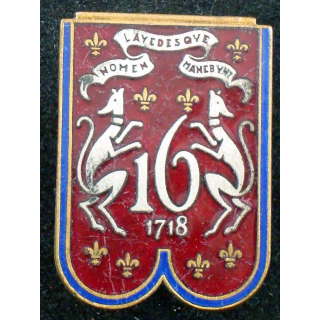 Insigne métallique du 16° régiment de dragons en émail
